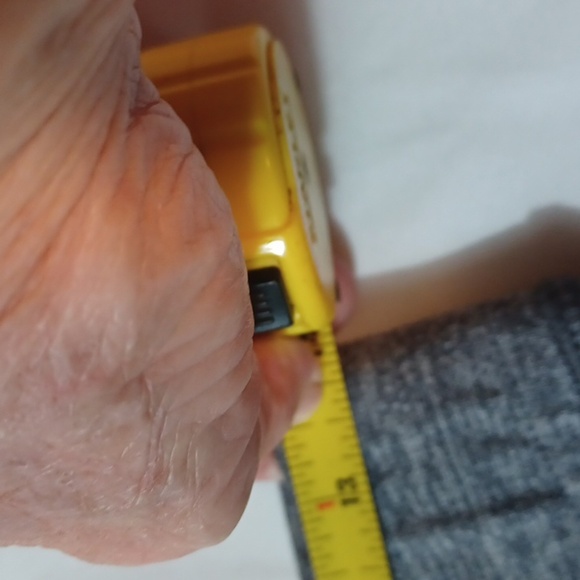 Under Armour Gray Light Athletic Pants S  28 Waist - Picture 5 of 7